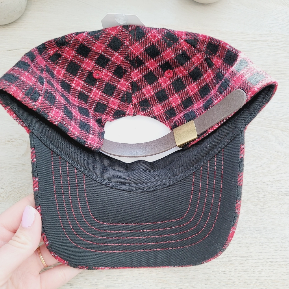 💕 NWT Time and Tru Red Black Mini Check Cap - Picture 5 of 15